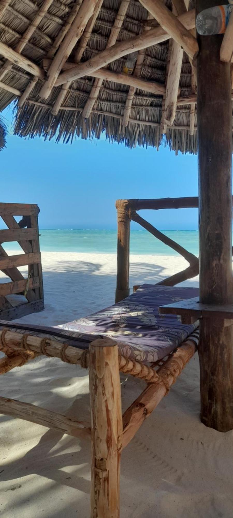 Sands Inn Hotel Pwani Mchangani Kültér fotó