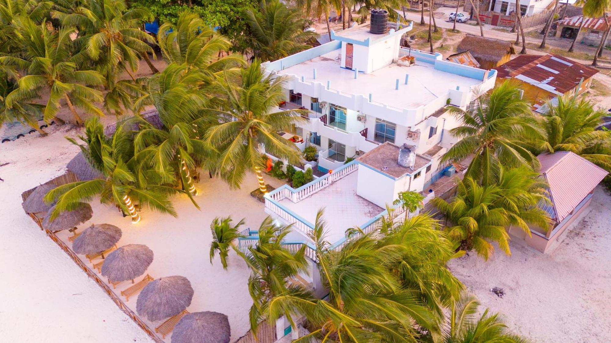 Sands Inn Hotel Pwani Mchangani Kültér fotó