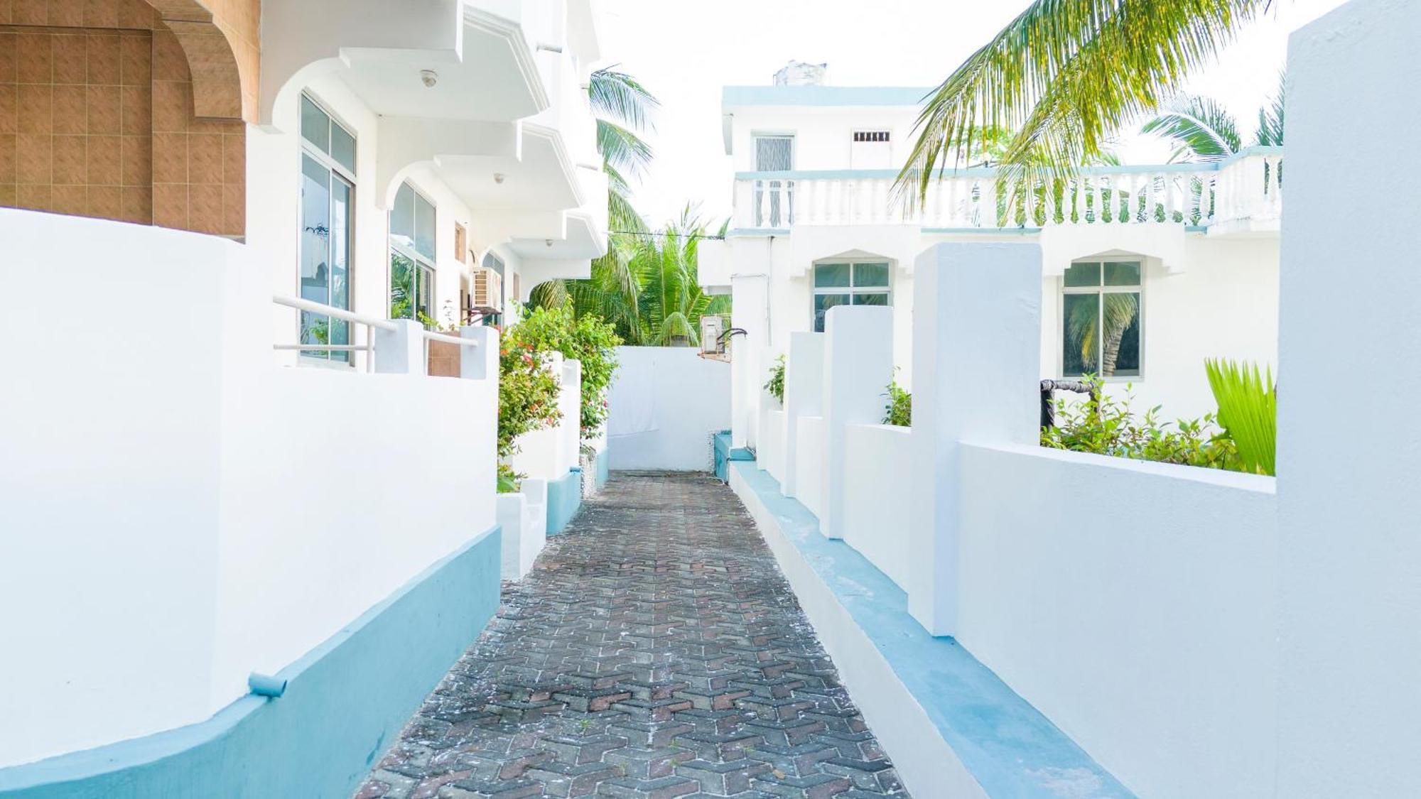 Sands Inn Hotel Pwani Mchangani Kültér fotó