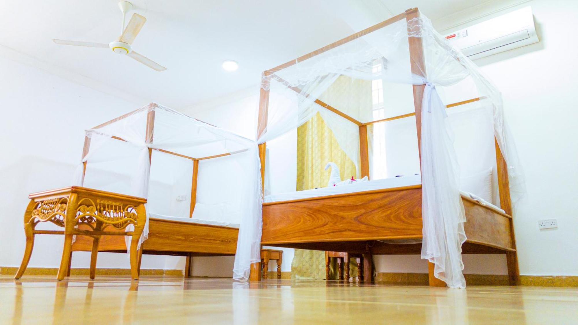 Sands Inn Hotel Pwani Mchangani Kültér fotó