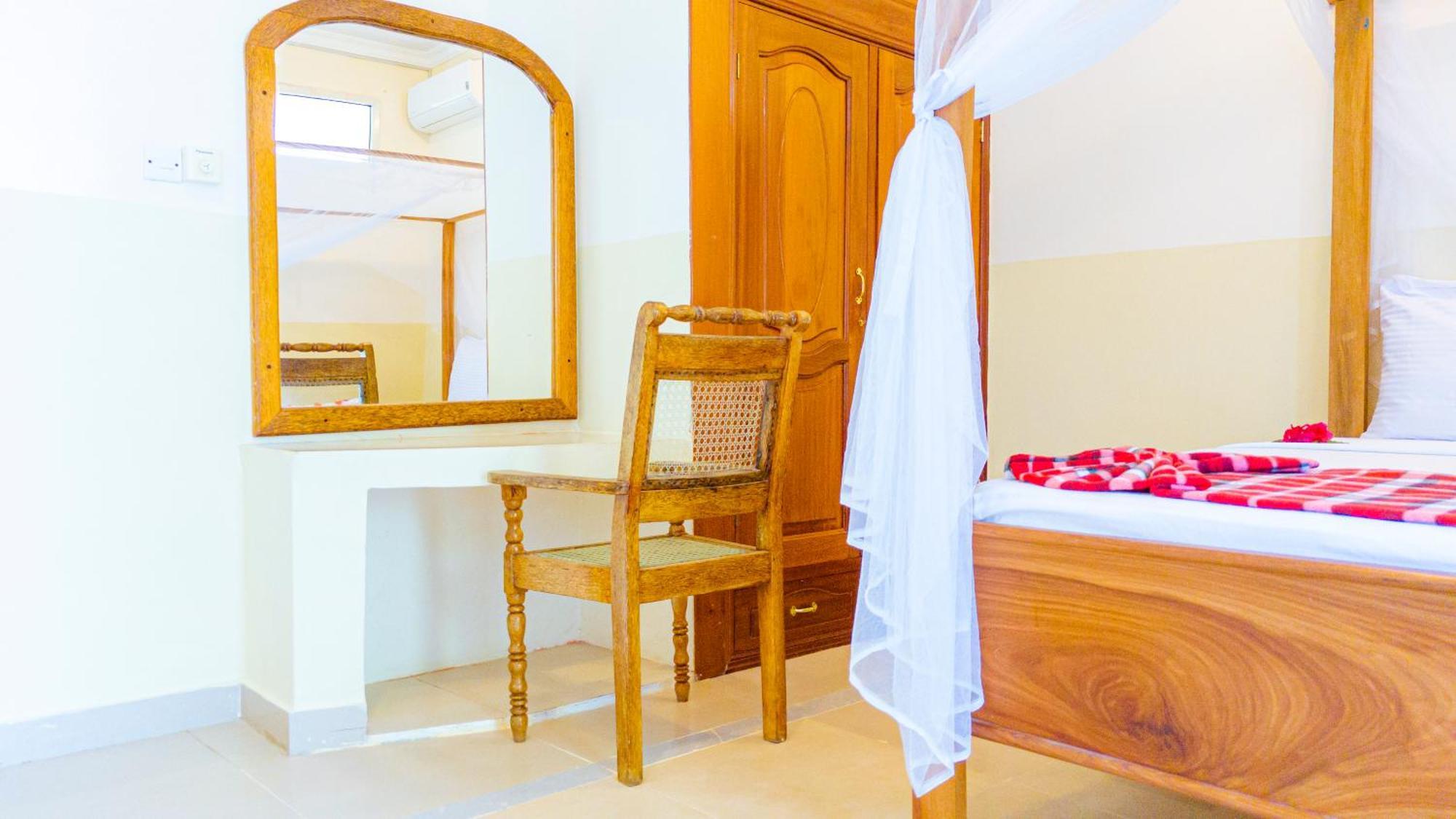 Sands Inn Hotel Pwani Mchangani Kültér fotó