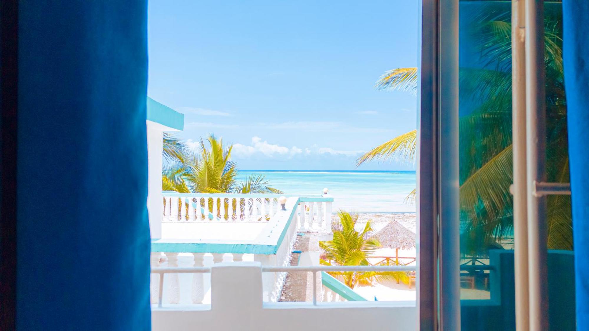 Sands Inn Hotel Pwani Mchangani Kültér fotó
