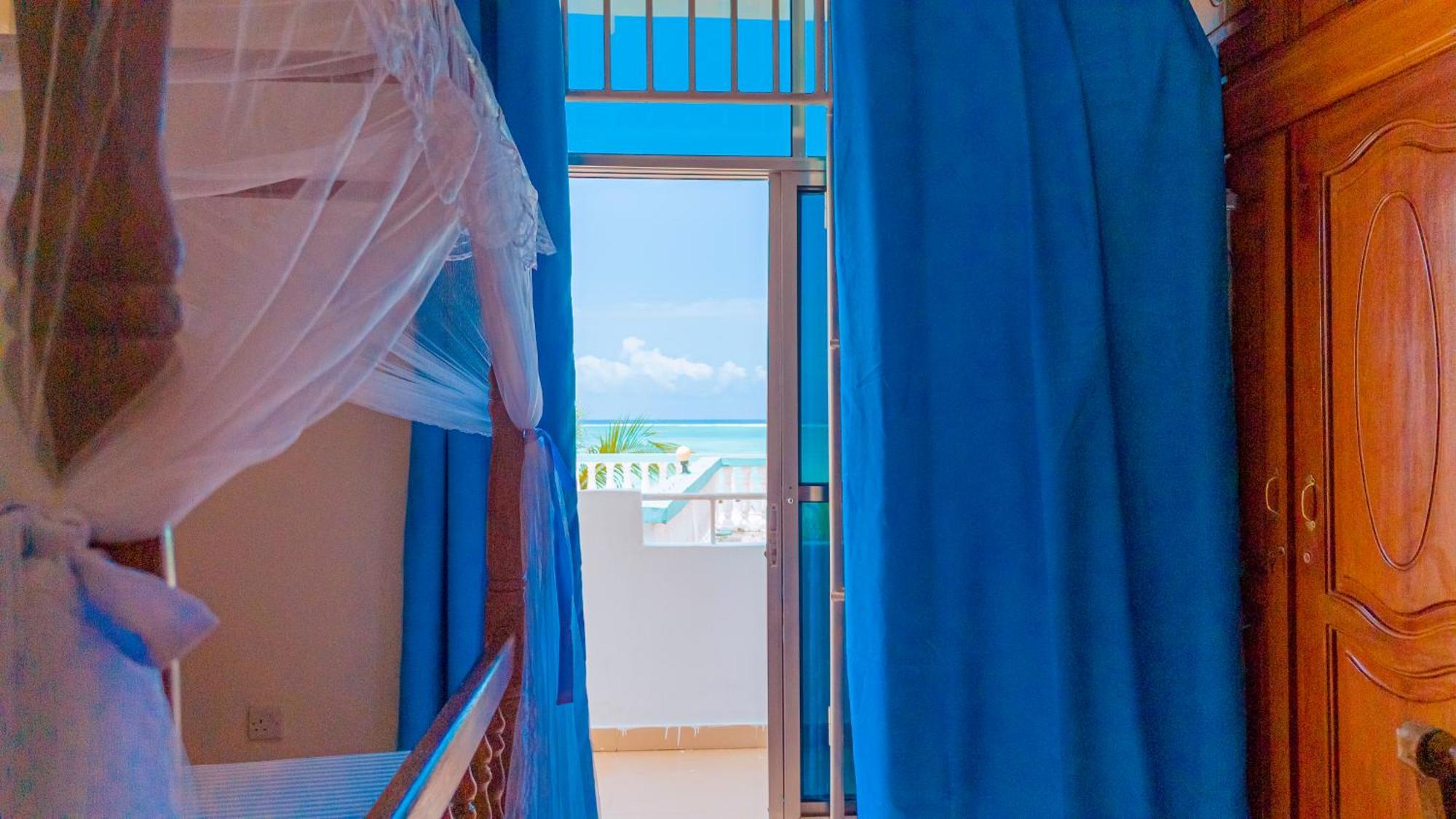 Sands Inn Hotel Pwani Mchangani Kültér fotó